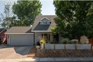 804 NE Providence Dr, Bend, OR 97701 - Photo 2