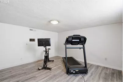 7636 SW Capitol Hill Rd, Portland, OR 97219 - Photo 38