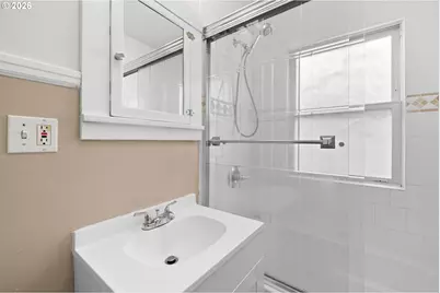 2132 SE Reedway St, Portland, OR 97202 - Photo 14