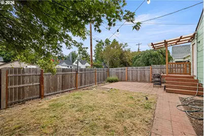 2132 SE Reedway St, Portland, OR 97202 - Photo 30