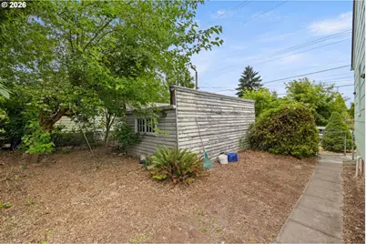 2132 SE Reedway St, Portland, OR 97202 - Photo 32