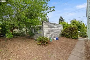2132 SE Reedway St, Portland, OR 97202 - Photo 32