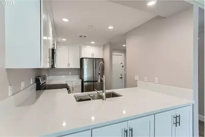 520 SE Columbia River Dr #211, Vancouver, WA 98661 - Photo 8