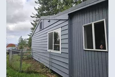 1162 E 1st Pl, Coquille, OR 97423 - Photo 26