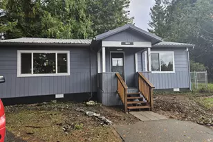 1162 E 1st Pl, Coquille, OR 97423 - Photo 2