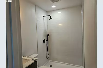 1162 E 1st Pl, Coquille, OR 97423 - Photo 12