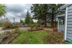 1162 E 1st Pl, Coquille, OR 97423 - Photo 34