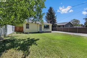 2402 NE 3rd St, Prineville, OR 97754 - Photo 4