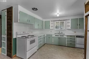 2402 NE 3rd St, Prineville, OR 97754 - Photo 8