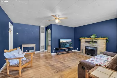2402 NE 3rd St, Prineville, OR 97754 - Photo 6