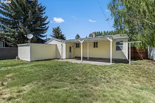 2402 NE 3rd St, Prineville, OR 97754 - Photo 22