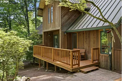 8122 SW 54th Ave, Portland, OR 97219 - Photo 2