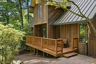 8122 SW 54th Ave, Portland, OR 97219 - Photo 2