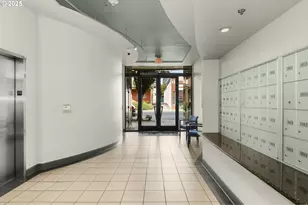 1620 NE Broadway St, Portland, OR 97232 - Photo 28