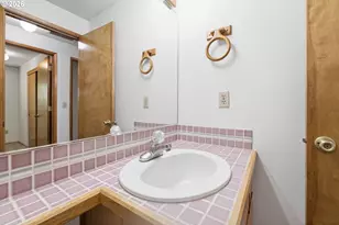 21171 SW Dana Ct, Beaverton, OR 97003 - Photo 28