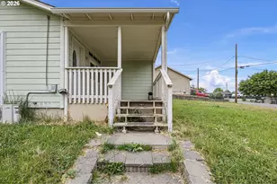 71 SE Ronald St, Winston, OR 97496 - Photo 4