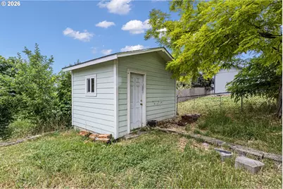 71 SE Ronald St, Winston, OR 97496 - Photo 24