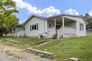 71 SE Ronald St, Winston, OR 97496 - Photo 2