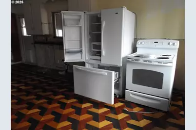 324 W Berdine St, Roseburg, OR 97471 - Photo 6