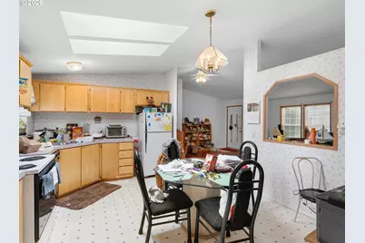 936 Honey Do St, The Dalles, OR 97058 - Photo 16