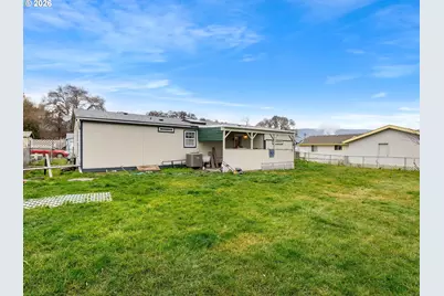 936 Honey Do St, The Dalles, OR 97058 - Photo 10