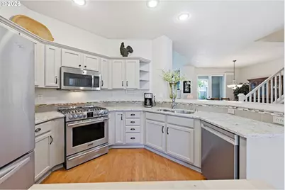 6679 NE Rosebay Dr, Hillsboro, OR 97124 - Photo 10