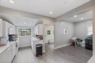 3236 Sheridan Ave, North Bend, OR 97459 - Photo 8