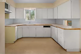 2394 NW Creekwood Pl, Forest Grove, OR 97116 - Photo 14