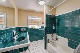 15705 SE Powell Blvd, Portland, OR 97236 - Photo 14