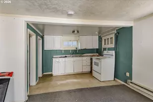 15705 SE Powell Blvd, Portland, OR 97236 - Photo 18