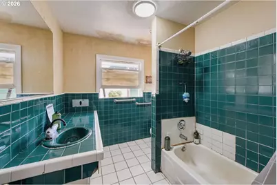15705 SE Powell Blvd, Portland, OR 97236 - Photo 22