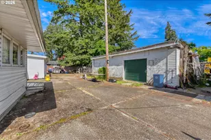 15705 SE Powell Blvd, Portland, OR 97236 - Photo 24