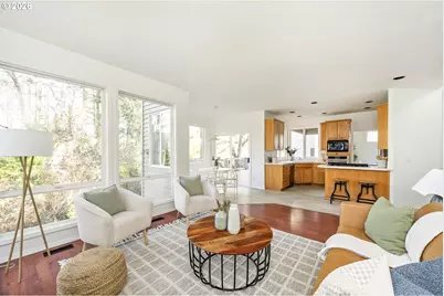 3321 SW Vesta Ct, Portland, OR 97219 - Photo 10