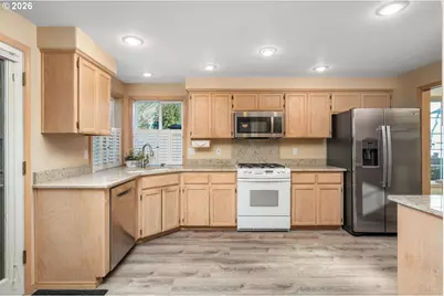 8203 SW Matthew Park St, Portland, OR 97224 - Photo 12