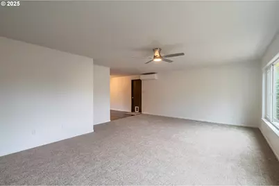 950 NE 1st St, Bandon, OR 97411 - Photo 10