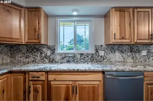 950 NE 1st St, Bandon, OR 97411 - Photo 16