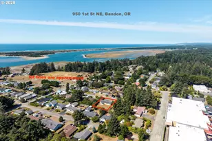 950 NE 1st St, Bandon, OR 97411 - Photo 6