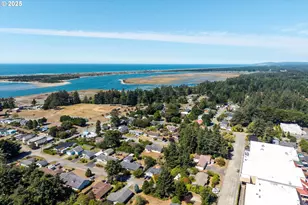 950 NE 1st St, Bandon, OR 97411 - Photo 34