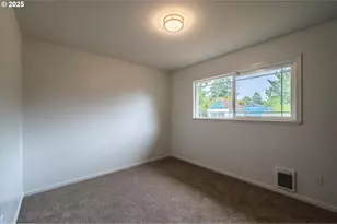 950 NE 1st St, Bandon, OR 97411 - Photo 28