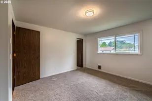 950 NE 1st St, Bandon, OR 97411 - Photo 24