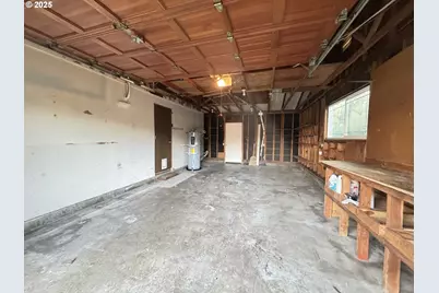 950 NE 1st St, Bandon, OR 97411 - Photo 32