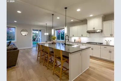 2918 N Juniper Dr, Newberg, OR 97132 - Photo 12