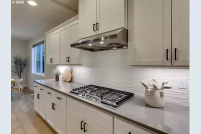 2918 N Juniper Dr, Newberg, OR 97132 - Photo 16