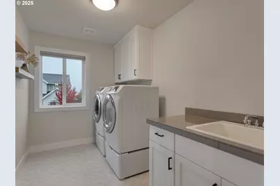 2918 N Juniper Dr, Newberg, OR 97132 - Photo 32