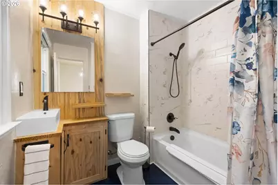6810 NE Hancock St, Portland, OR 97213 - Photo 24