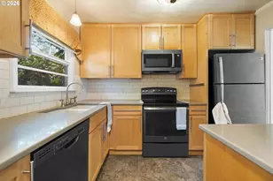 6810 NE Hancock St, Portland, OR 97213 - Photo 12