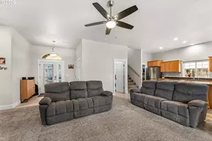 554 Oak Valley Loop, Roseburg North, OR 97495 - Photo 8