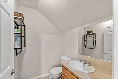 554 Oak Valley Loop, Roseburg North, OR 97495 - Photo 32