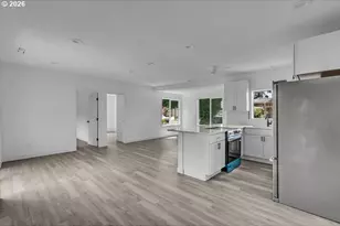 656 Hall St, Woodburn, OR 97071 - Photo 12