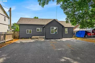 656 Hall St, Woodburn, OR 97071 - Photo 2